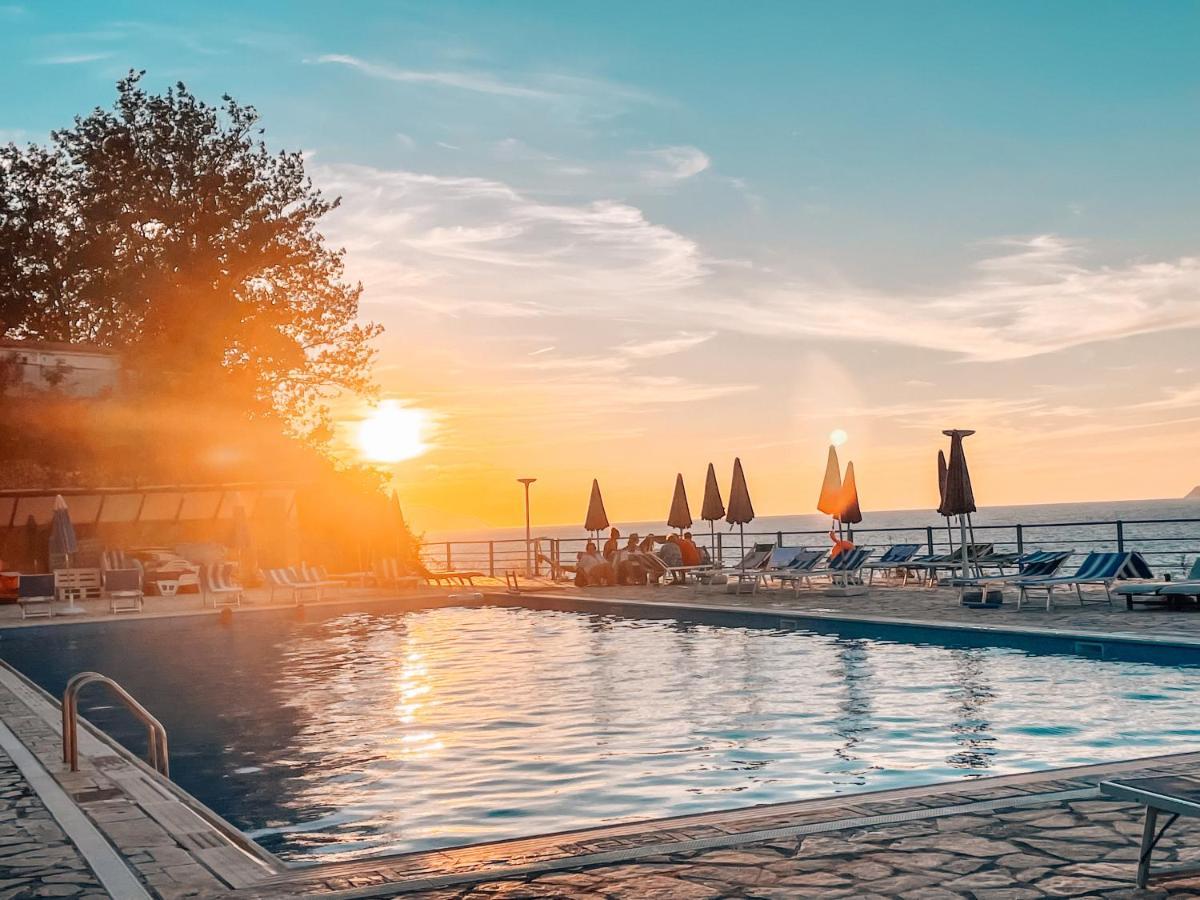 Aqua Holiday Apartments Vlore Exterior photo